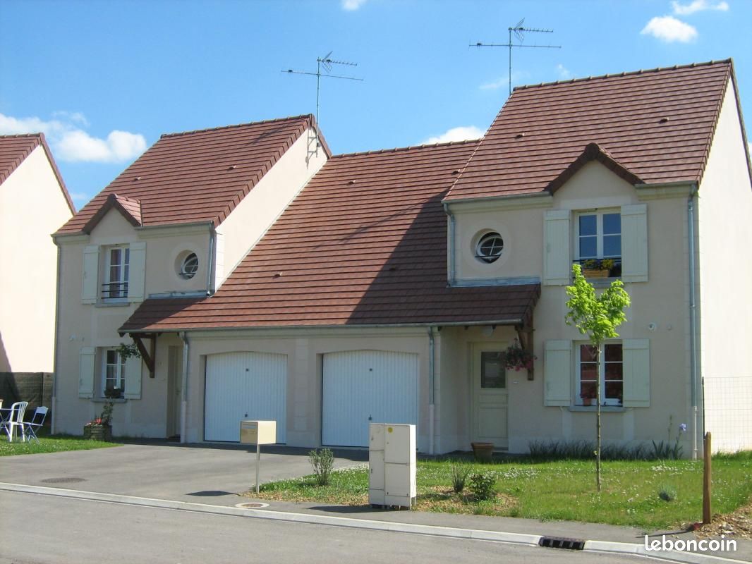 Maison 4 pièces 87 m² · à Ligny-le-Châtel · 87 m² · 873 €/mois