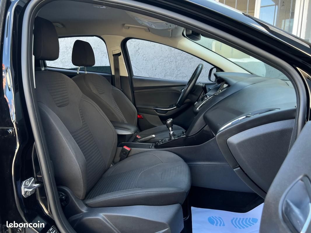 Ford Focus 1.0 EcoBoost 125 S&S Titanium / CAMERA KEYLESS DETECT ANGLE MORTS (image 23)