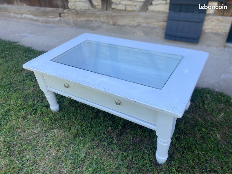Jolie table basse blanche en bois (image 1)