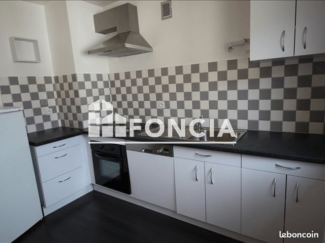 Appartement 3 pièces 56 m² · à Saint-Pierre-en-Faucigny · 56 m² · 964 €/mois