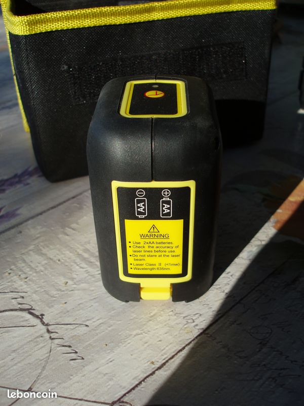 Laser de chantier complet avec accessoires (image 2)