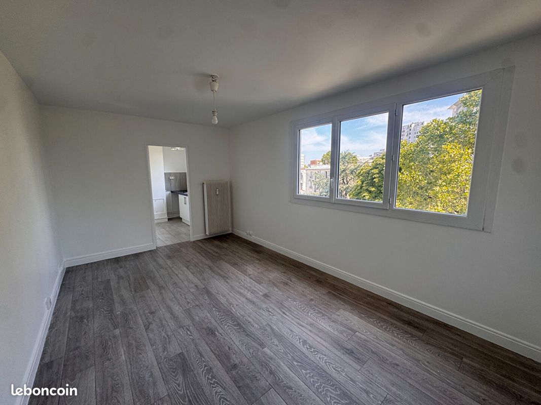 Appartement 1 pièce 27 m² · à Paris · 27 m² · 250 000 €
