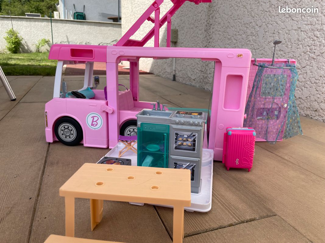 Camping Car Barbie (image 4)