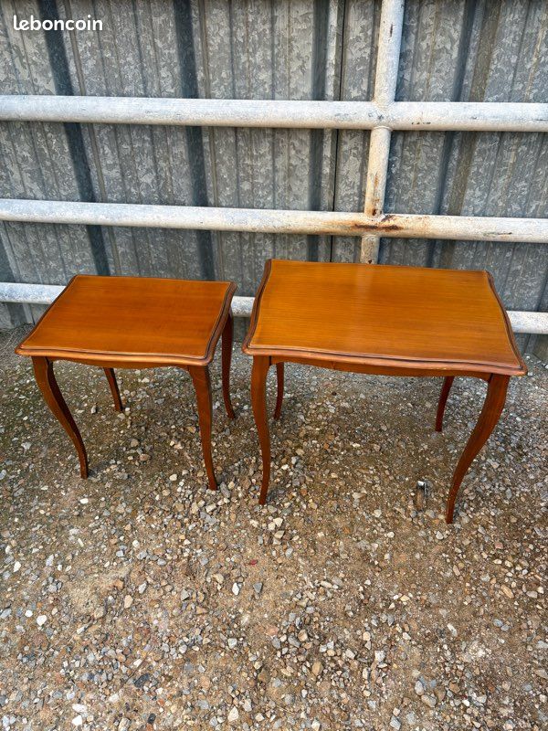 Tables gigognes en bois massif pieds galbés — Style Louis XV / Classique (Lot de 2) (image 1)