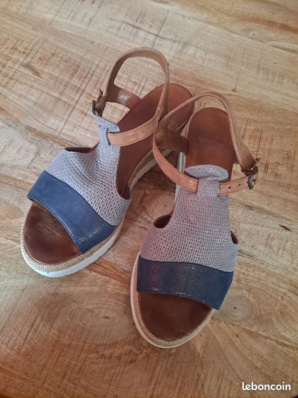 Chaussures ouvertes compensée (image 2)