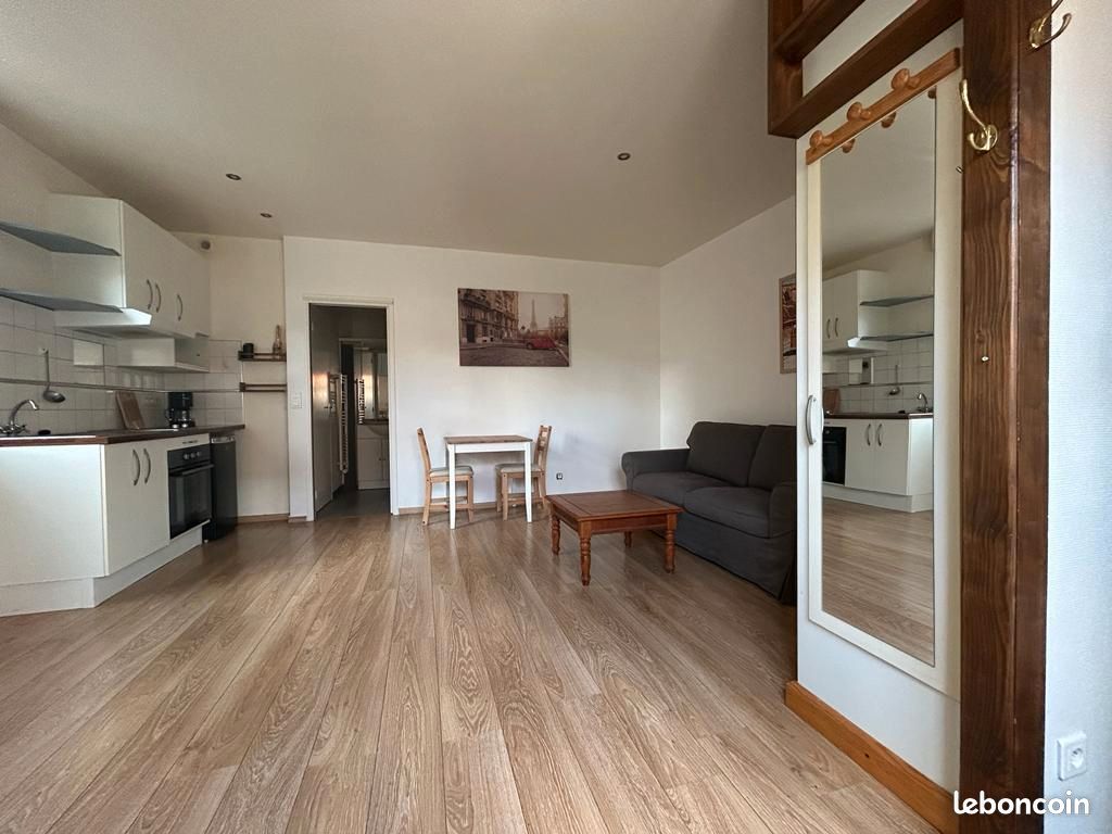 Appartement 1 pièce 28 m² · à Épône · 28 m² · 596 €