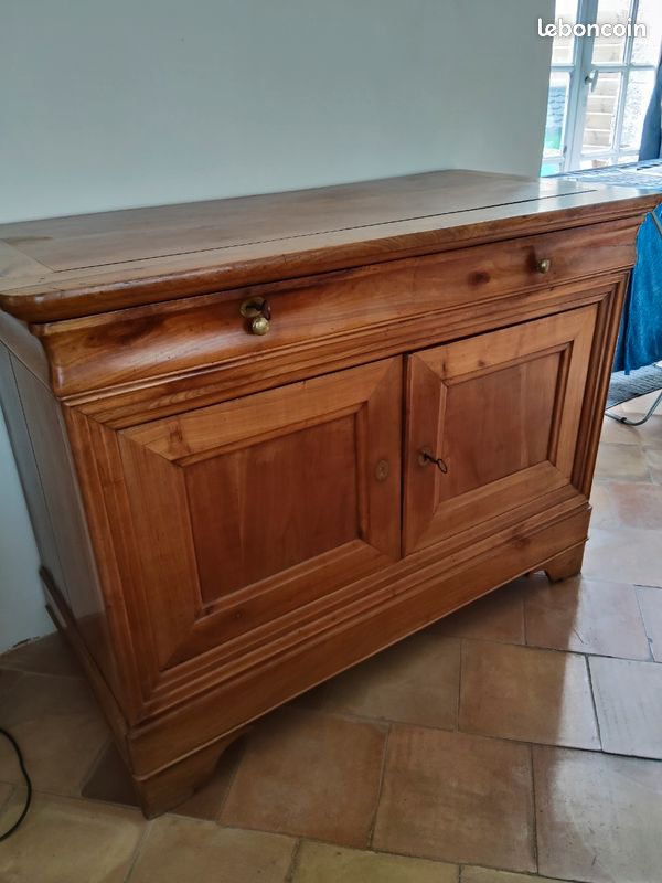 Buffet ancien en bois massif – style rustique (image 1)
