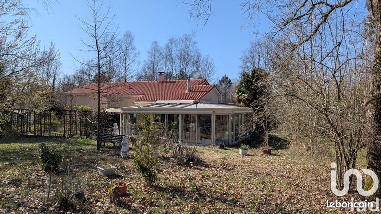 Propriété 9 pièces 219 m²