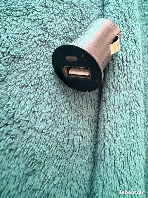 Adaptateur usb allume cigare (image 2)