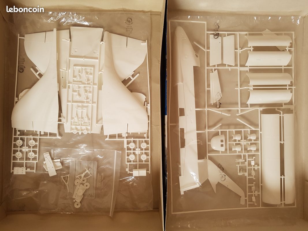 Revell – Coffret Navette Spatiale NASA 1/72 – Maquette Avec Peintures Et Accessoires Pour Modélistes Confirmés