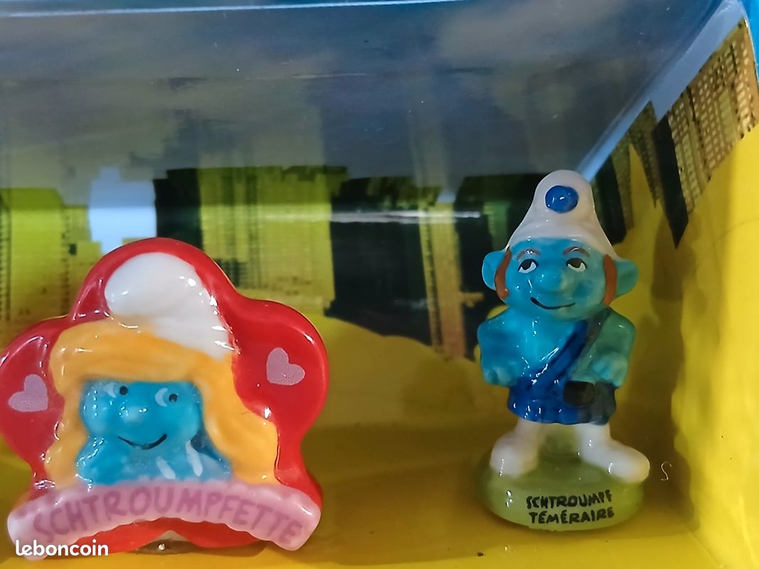 Figurine Bonbons Schtroumpf Sur VTT - Figurine De Collection - Occasion