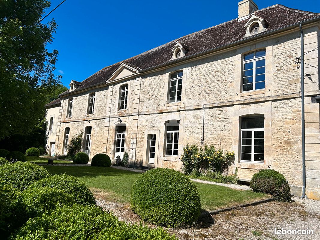 Maison 10 pièces 293 m² · à Argentan · 293 m² · 527 000 €
