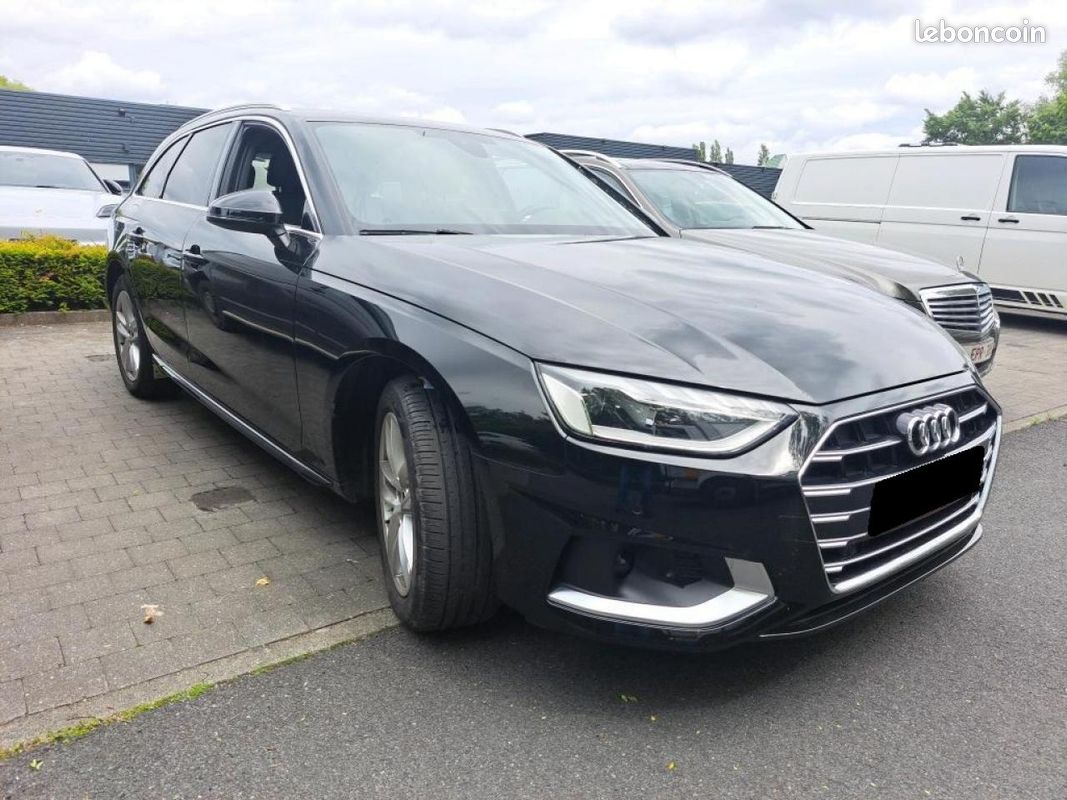 AUDI A4 AVANT 30 TDI 136 S-Tronic Advanced avec T.O et Attelage amovible (image 2)