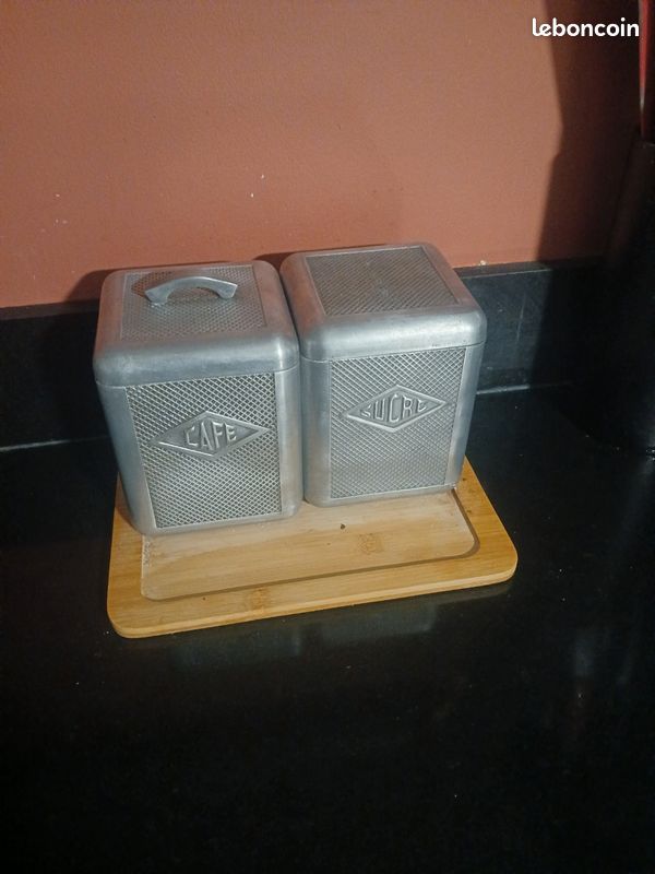 Ensemble de deux boîtes de conservation vintage en aluminium brossé (image 4)
