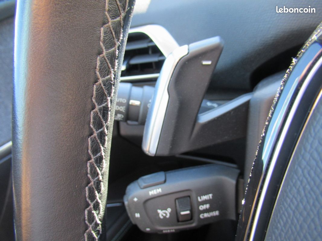 Peugeot 3008 (2) 1.6 HYBRID 225 E-EAT8 Allure Pack (image 18)