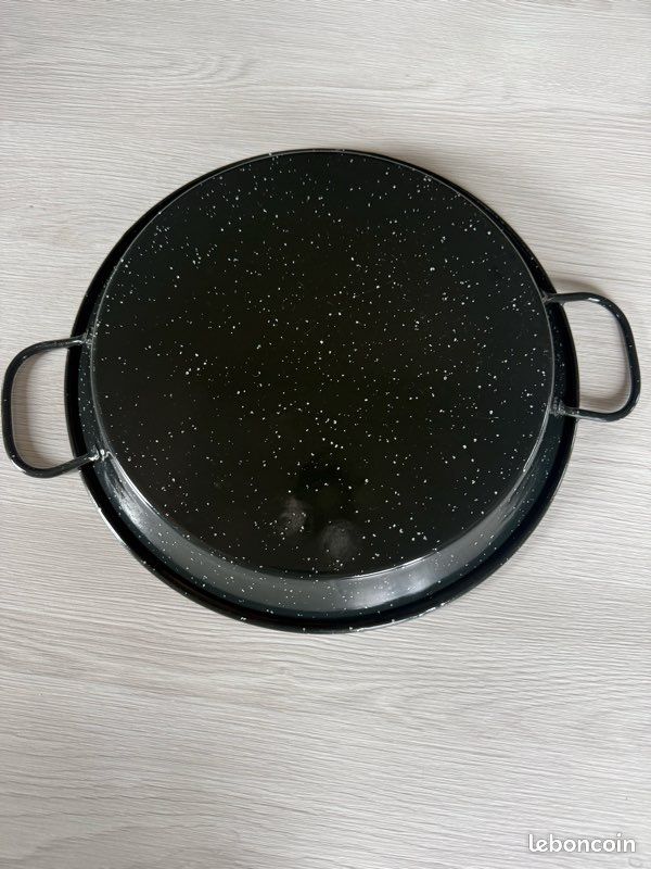 Plat geant à Paella acier 65cm + couvercle pour 25 personnes