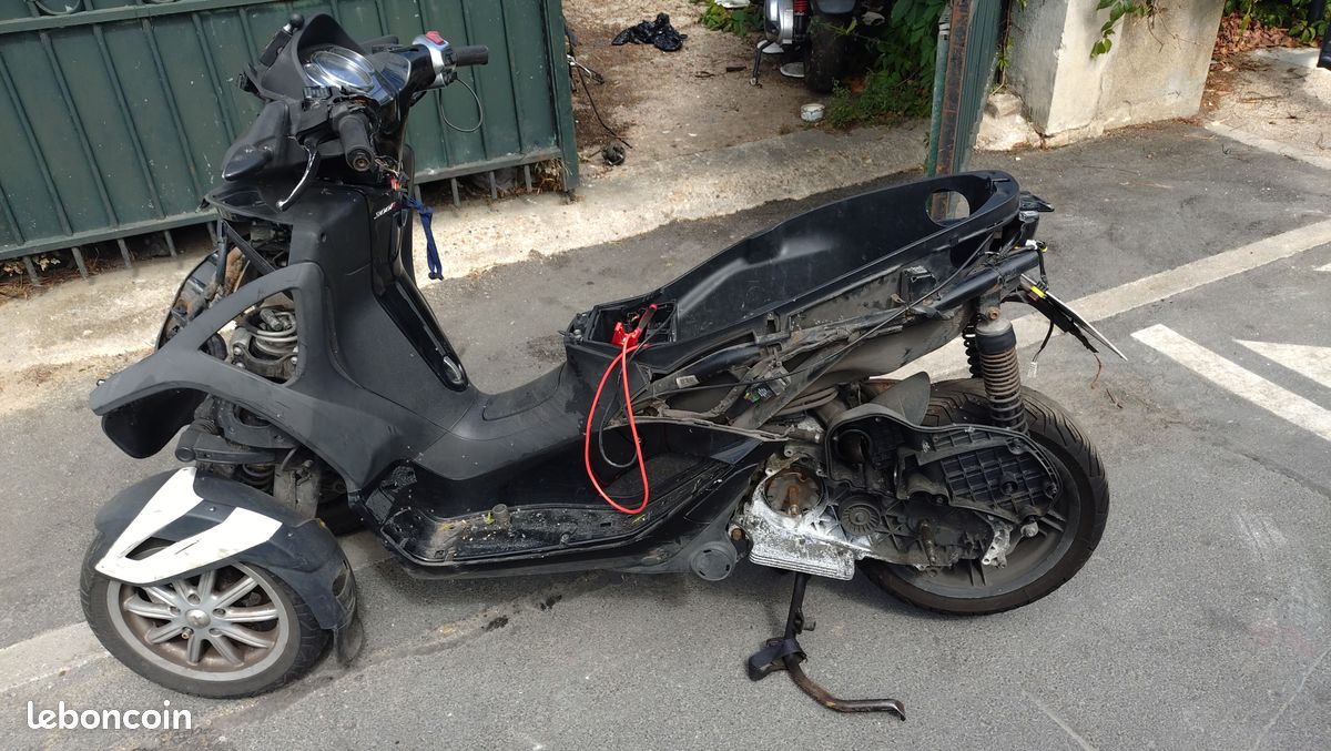 Cadre Chassis Carte grise Piaggio Yourban 300 2013 (image 1)