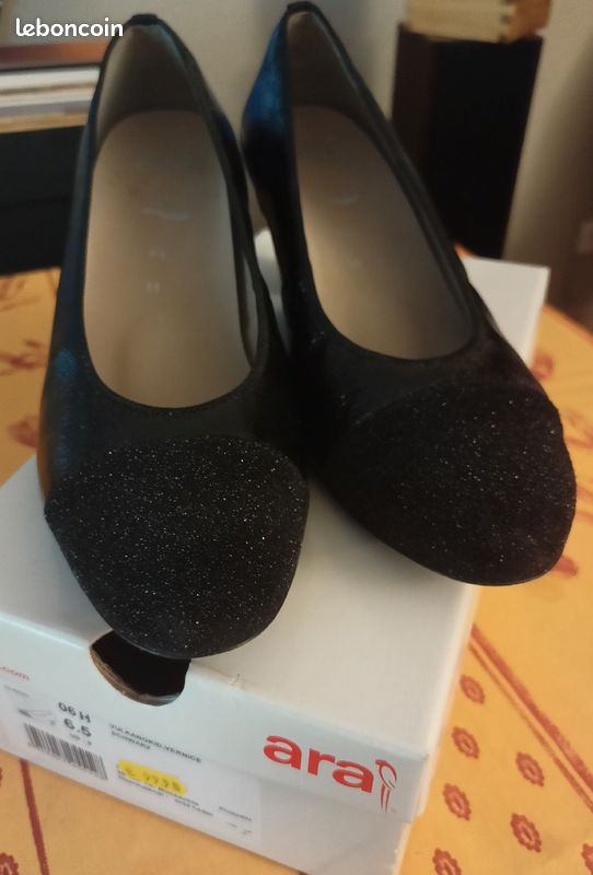 Escarpins à talons neufs pour Femme (image 1)