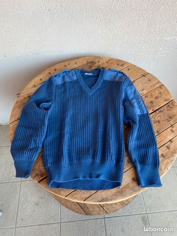 Pull bleu taille S (image 1)