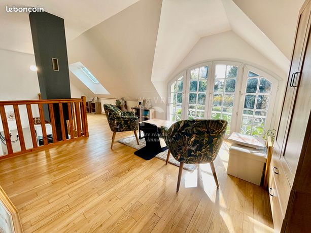 Maison 6 pièces 220 m²