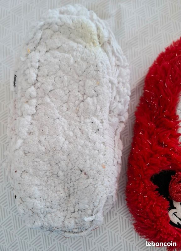 Chaussons minnie disney pointure 32-33 (image 3)