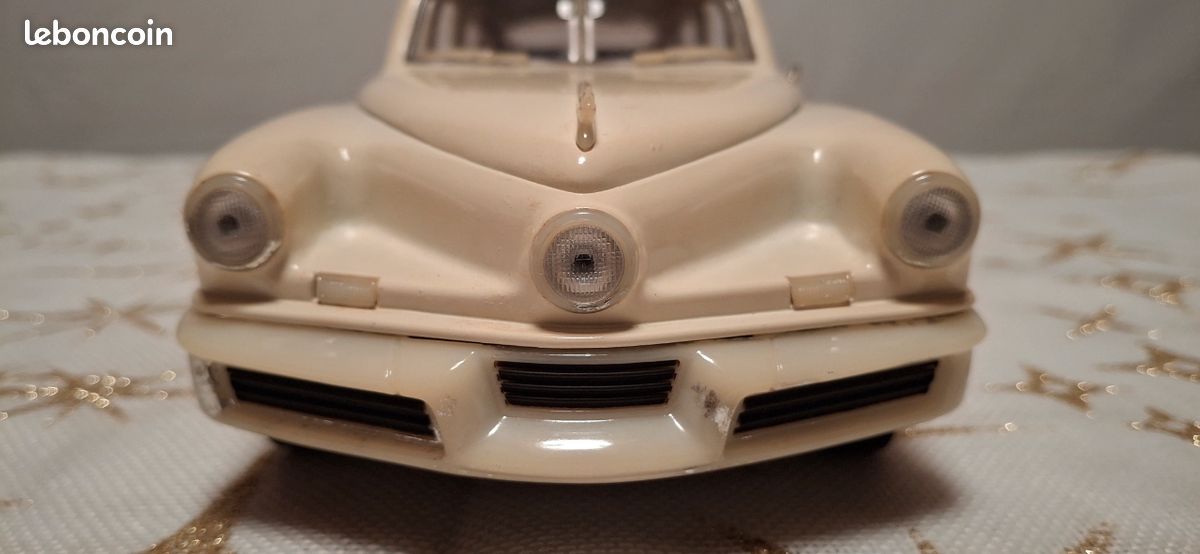 Légendes de la route 1/18 1948 Tucker #92268 - France