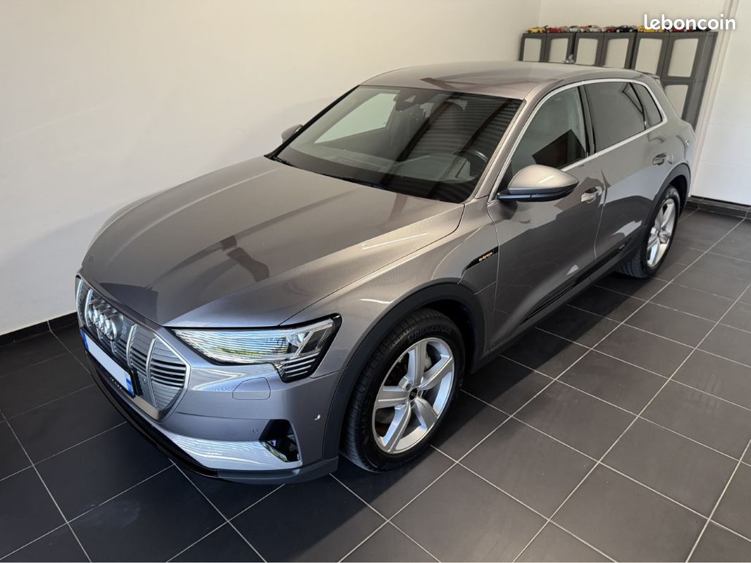 AUDI Q8 ETRON Quattro 313 ch typhoon grey metallic (image 1)
