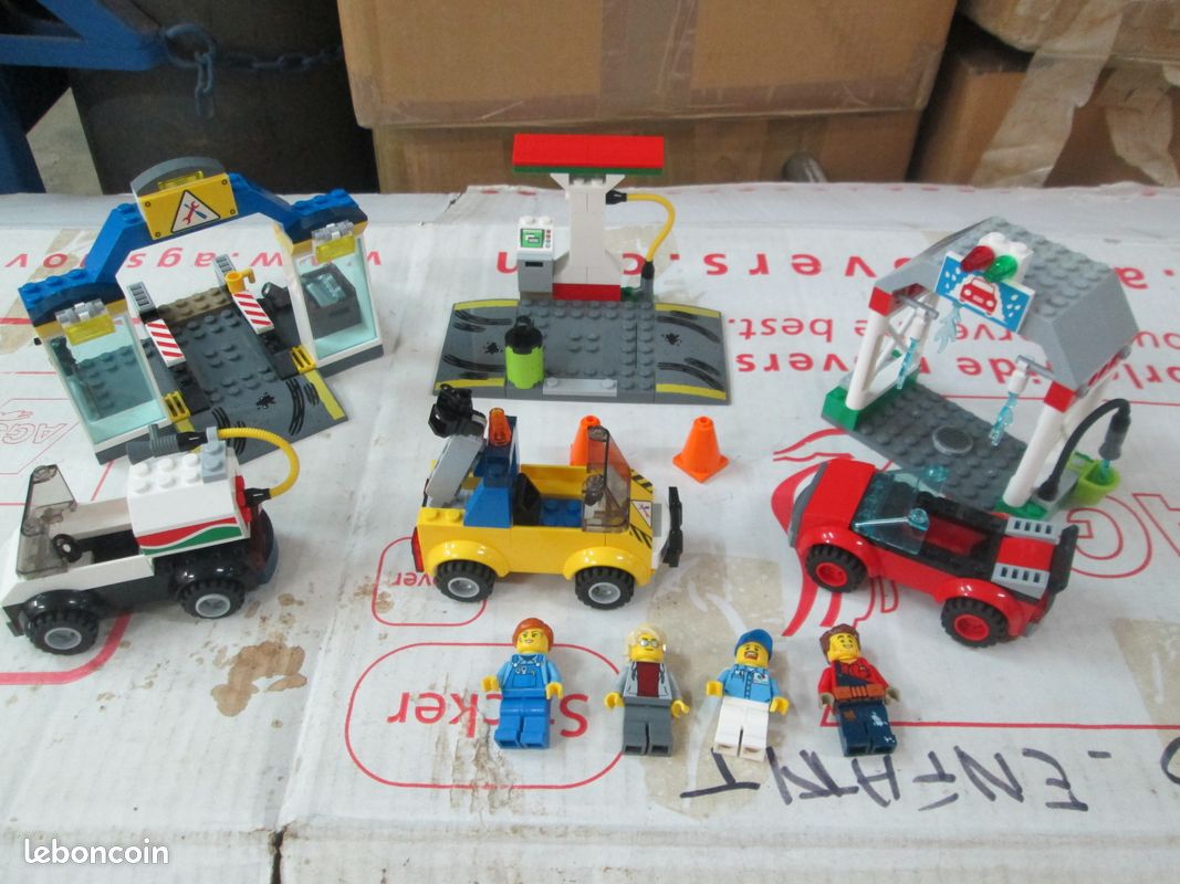 Lego city le garage central (image 1)