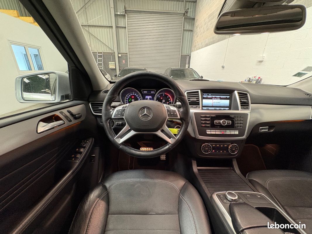 Mercedes ML 250 CDI 7G-DCT / ENTRETIEN MERCEDES / TOIT OUVRANT PANO / ATTELAGE / SIEGES AV ELEC & CHAUFFANTS (image 18)