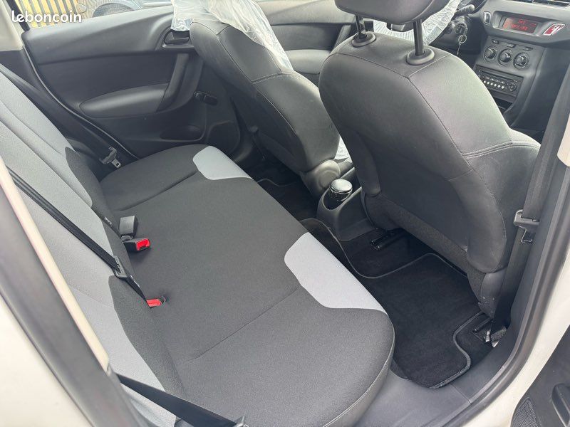 Citroën c3 1.4 hdi 70ch faibles kms excellent état 68.000 kms (image 6)