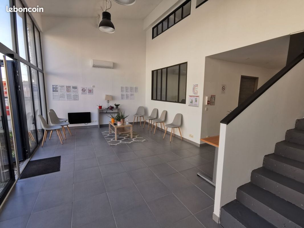 Local commercial 110 m² LA FLECHE (image 2)