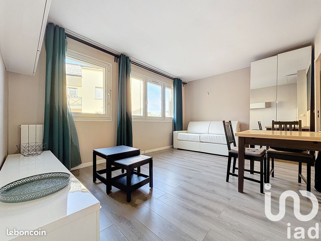 Appartement 1 pièce 24 m² · à Montlhéry · 24 m² · 605 €