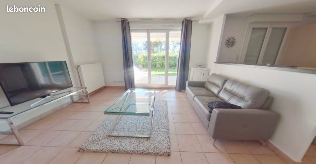 Appartement 2 pièces 70 m² · à Champagne-au-Mont-d'Or · 70 m² · 1 180 €