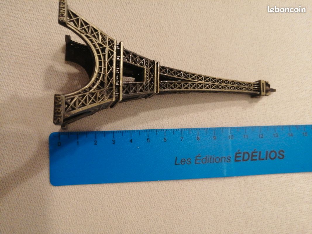 Statue tour Eiffel (image 4)
