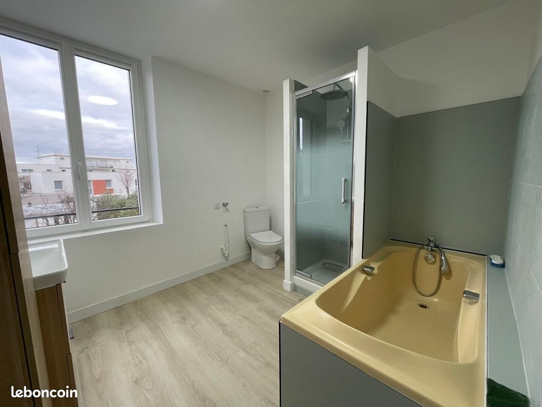 Maison a louer saint-nazaire - 6 pièce(s) - 105 m2 - Surfyn