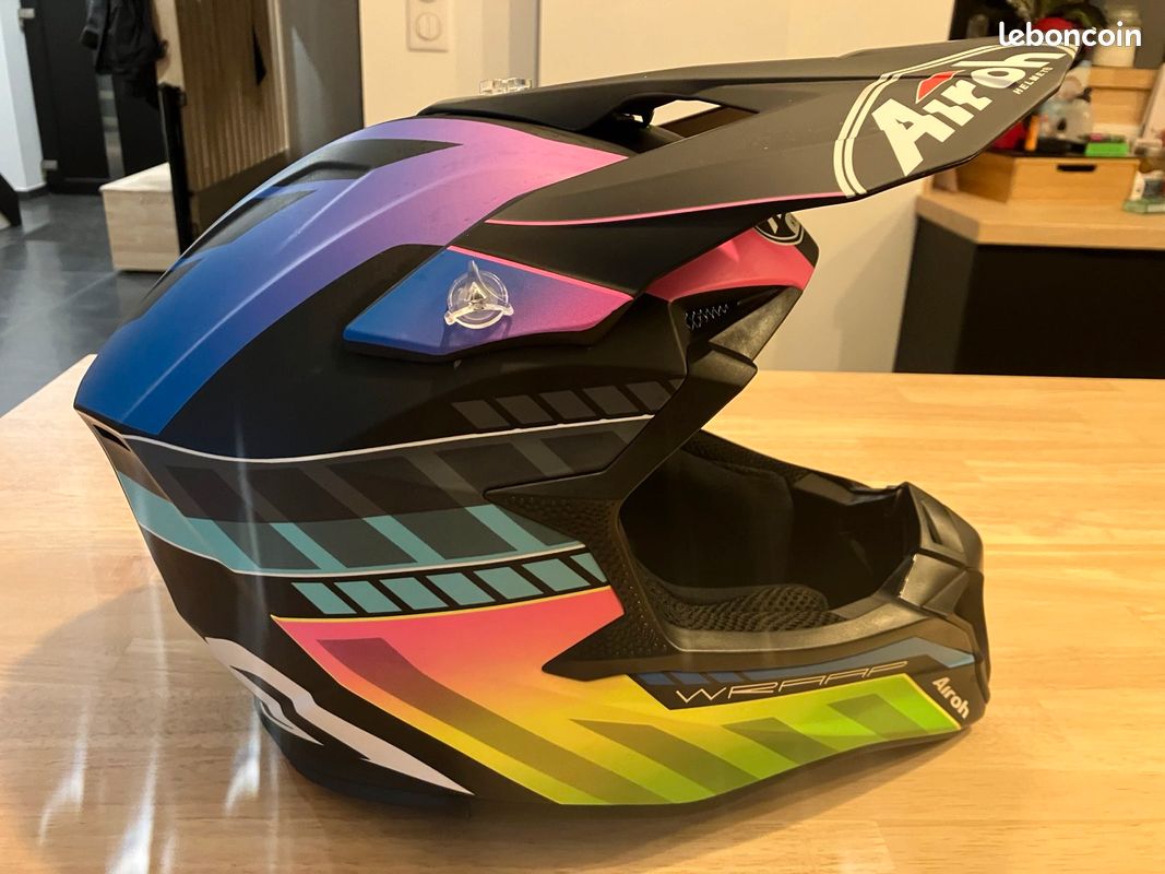 Casco de motocross Airoh Wraap Prism