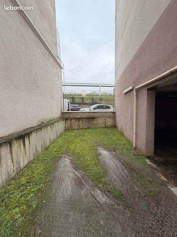 Place de parking gare Epinay · à Épinay-sur-Orge · 55 €