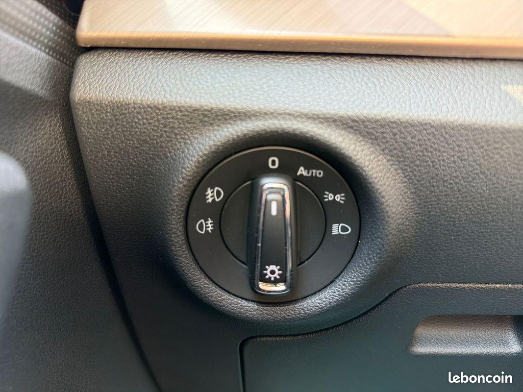 SKODA Kamiq 1.0 TSI Evo 110 ch DSG7 Style (image 24)