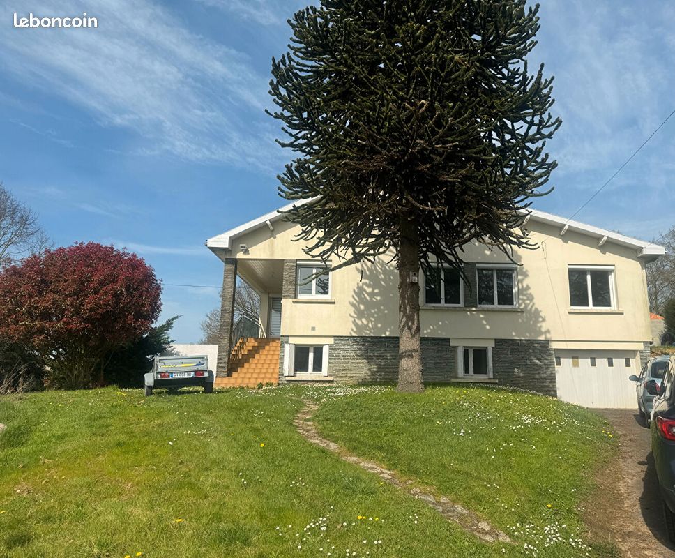 Maison 6 pièces 118 m² - Cerizay 79140 (image principale 0)