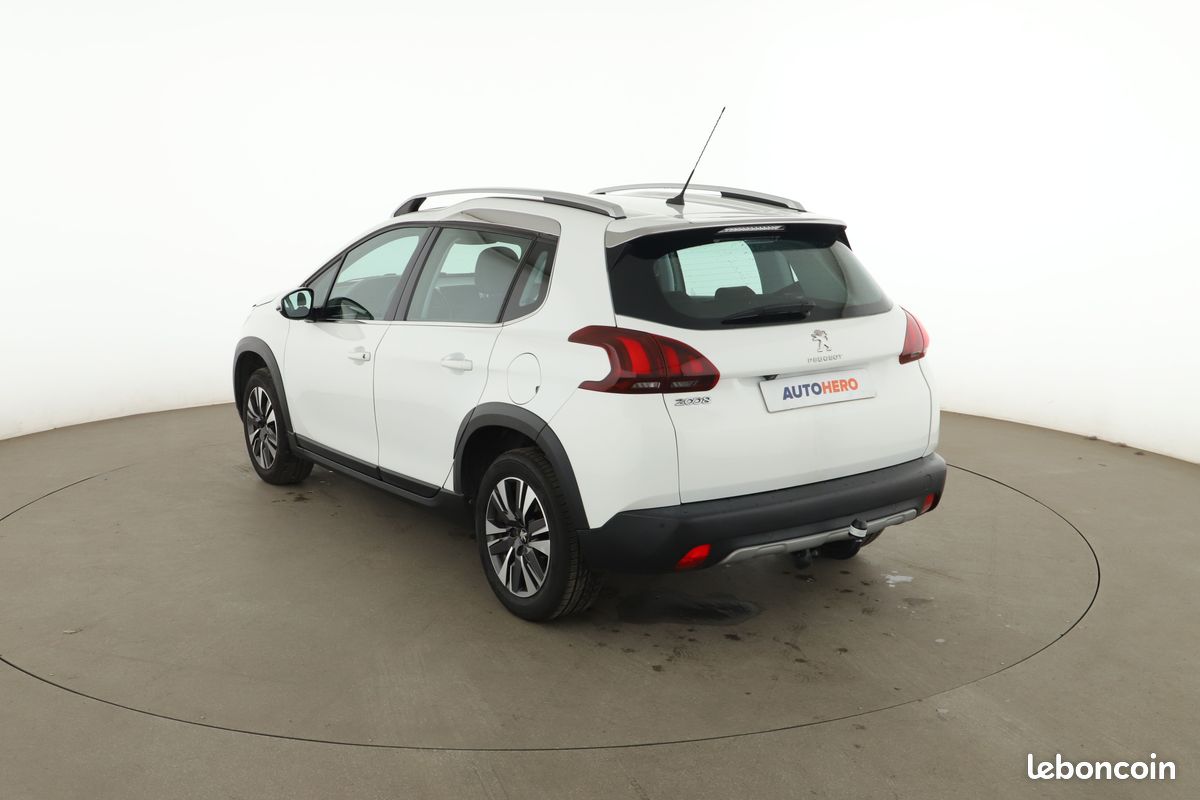 Peugeot 2008 1.2 PureTech Allure 110 ch (image 2)