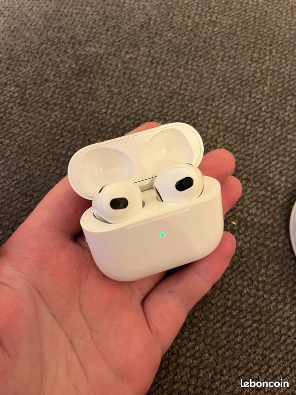 Apple AirPods 3e génération (image 2)