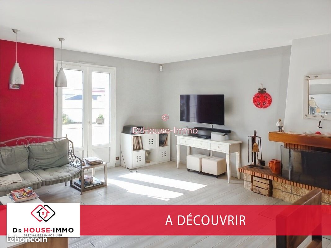 Maison 6 pièces 155 m² · à Dompierre-sur-Mer · 155 m² · 479 000 €
