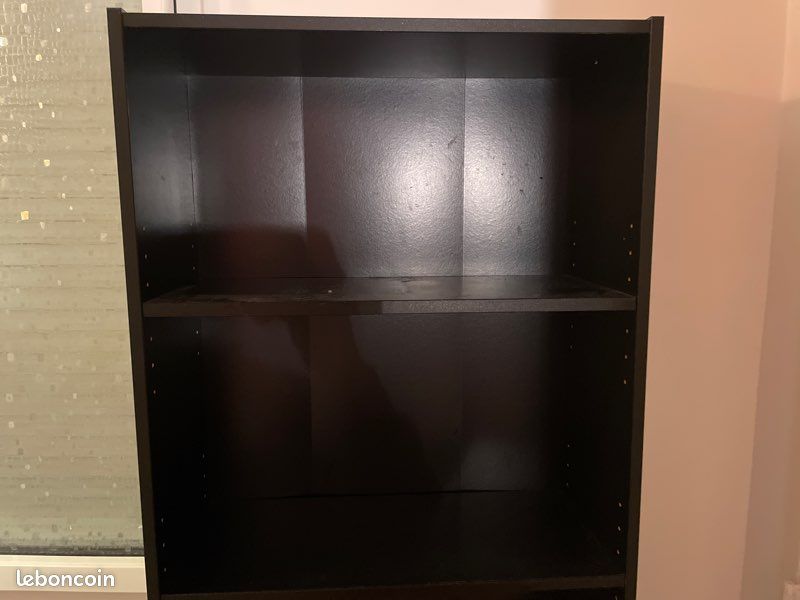 Je vends un meuble noire, en très bon état (image 2)
