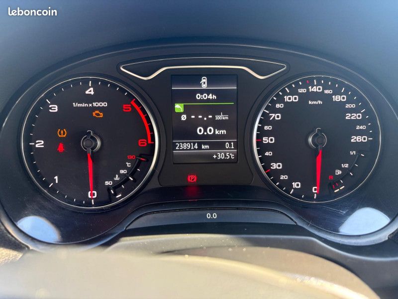 Audi A3 BERLINE 1.6 TDI 105CH FAP AMBIENTE (image 12)