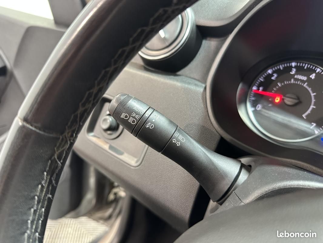 Dacia Duster Blue dCi 115 4x4 Essentiel (image 14)
