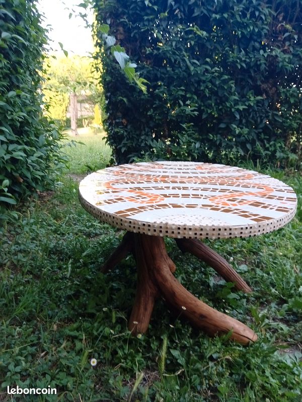 Table basse en mosaïque artisanale (pieds en bois de châtaigner) (image 3)