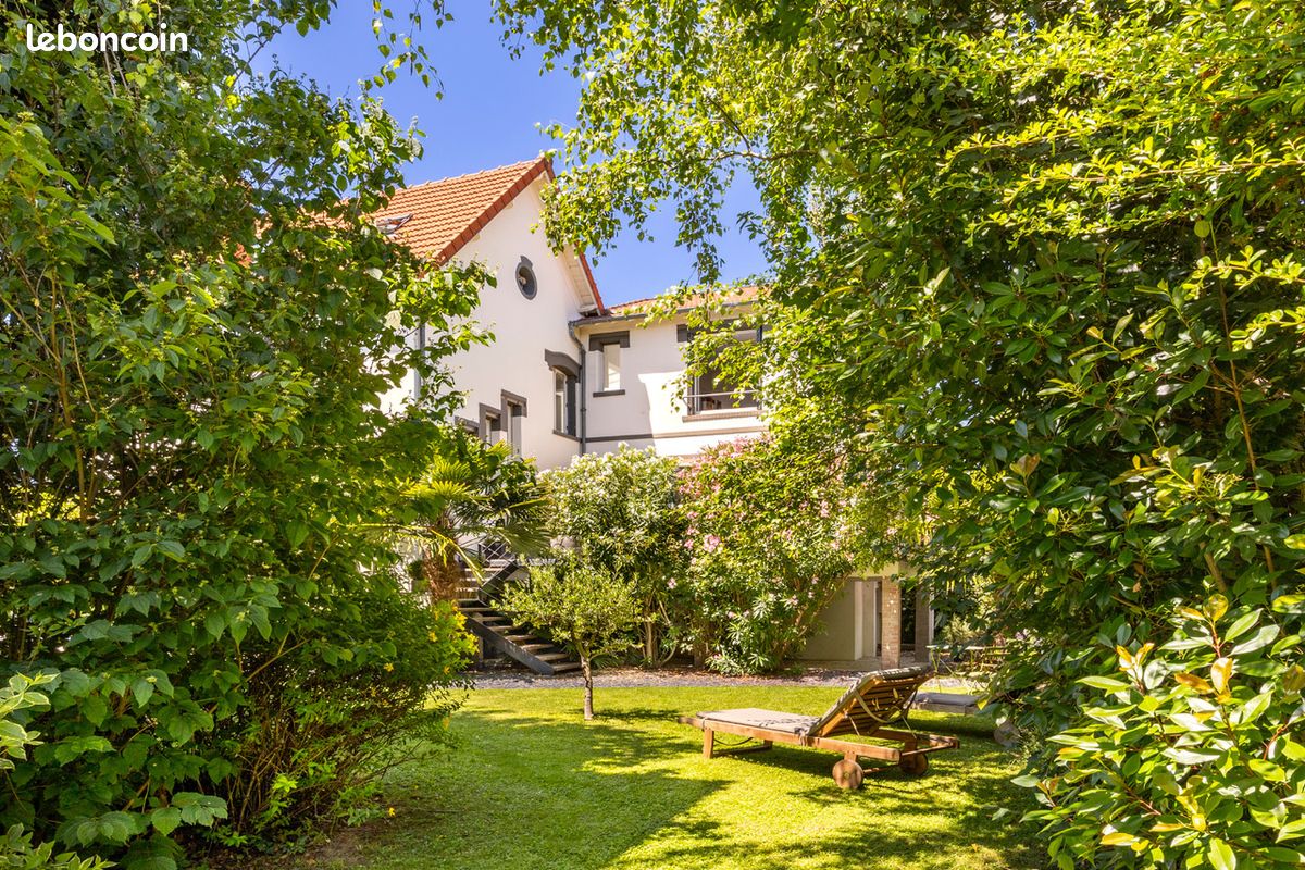 Maison 8 pièces 200 m² · à Colombes · 200 m² · 1 580 000 €