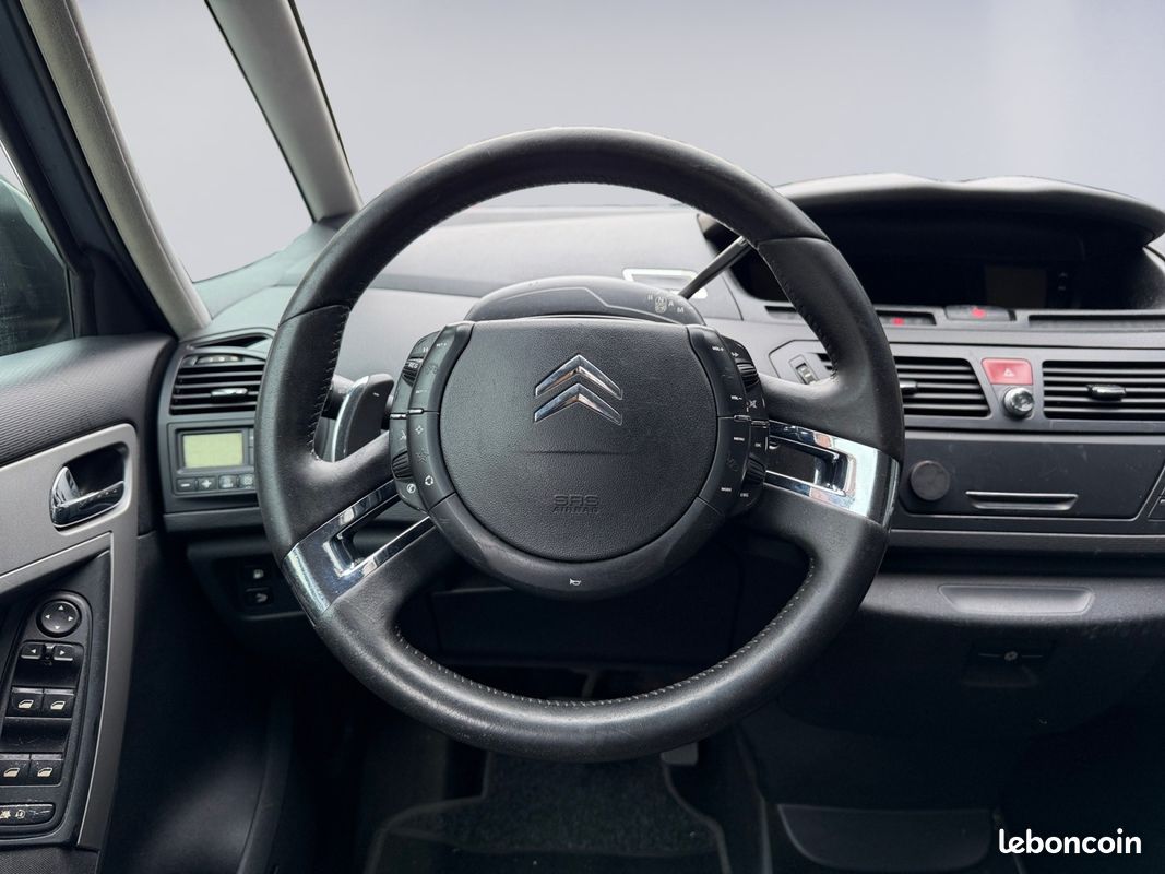 CITROEN C4 PICASSO HDi 110 Exclusive (image 12)