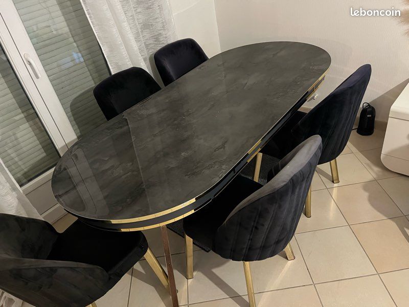Table a manger et ses 6 chaises (image 4)