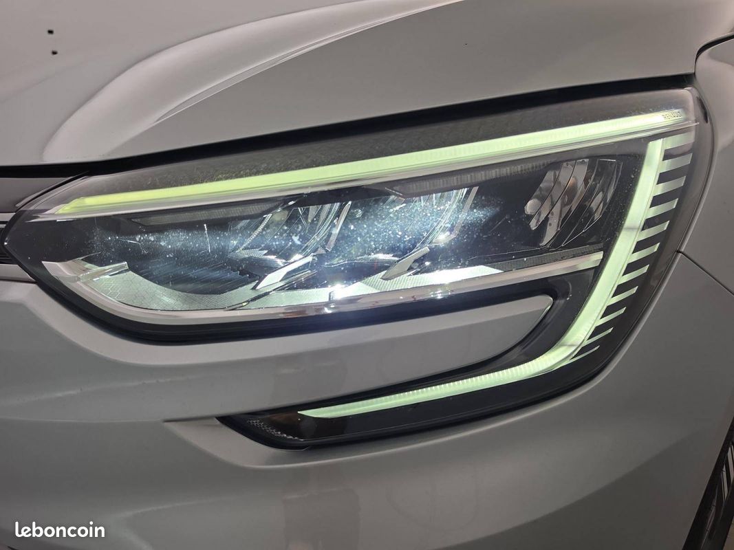 RENAULT Megane IV Berline TCe 140 Evolution (image 26)